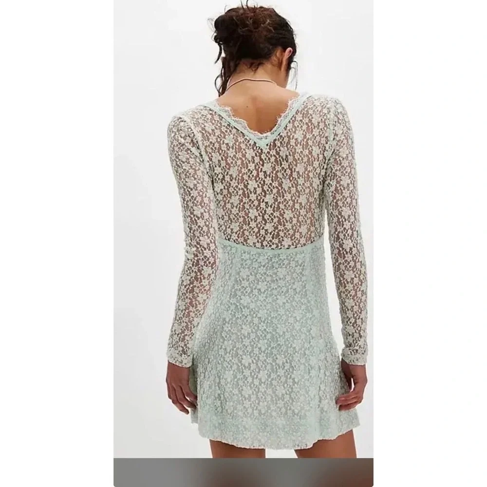 New NWT Free People Petra V Neck Lace Mini Dress size small Mint Green feminine